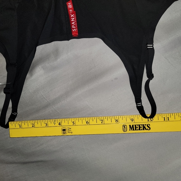 Spanx Invisible Shaping Open-Bust Mid-Thigh Bodysuit - Picture 14 of 14